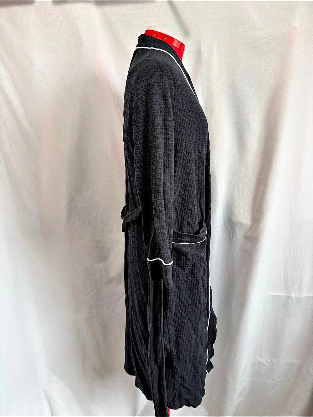 Amazon Essentials Black Robe Size XS Like New - Picture 4 of 5